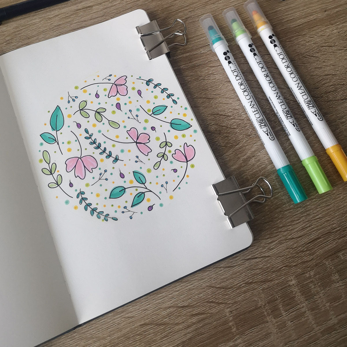 Zig Kuretake Clean Color DOT Pen 12 Set